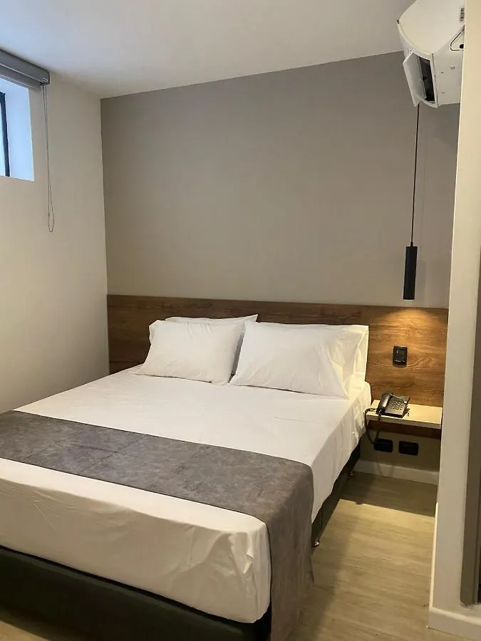 מדיין Fence By Bernalo Hotels