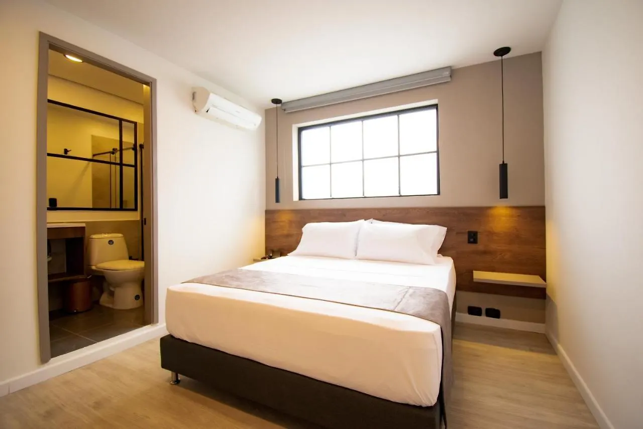 מדיין Fence By Bernalo Hotels