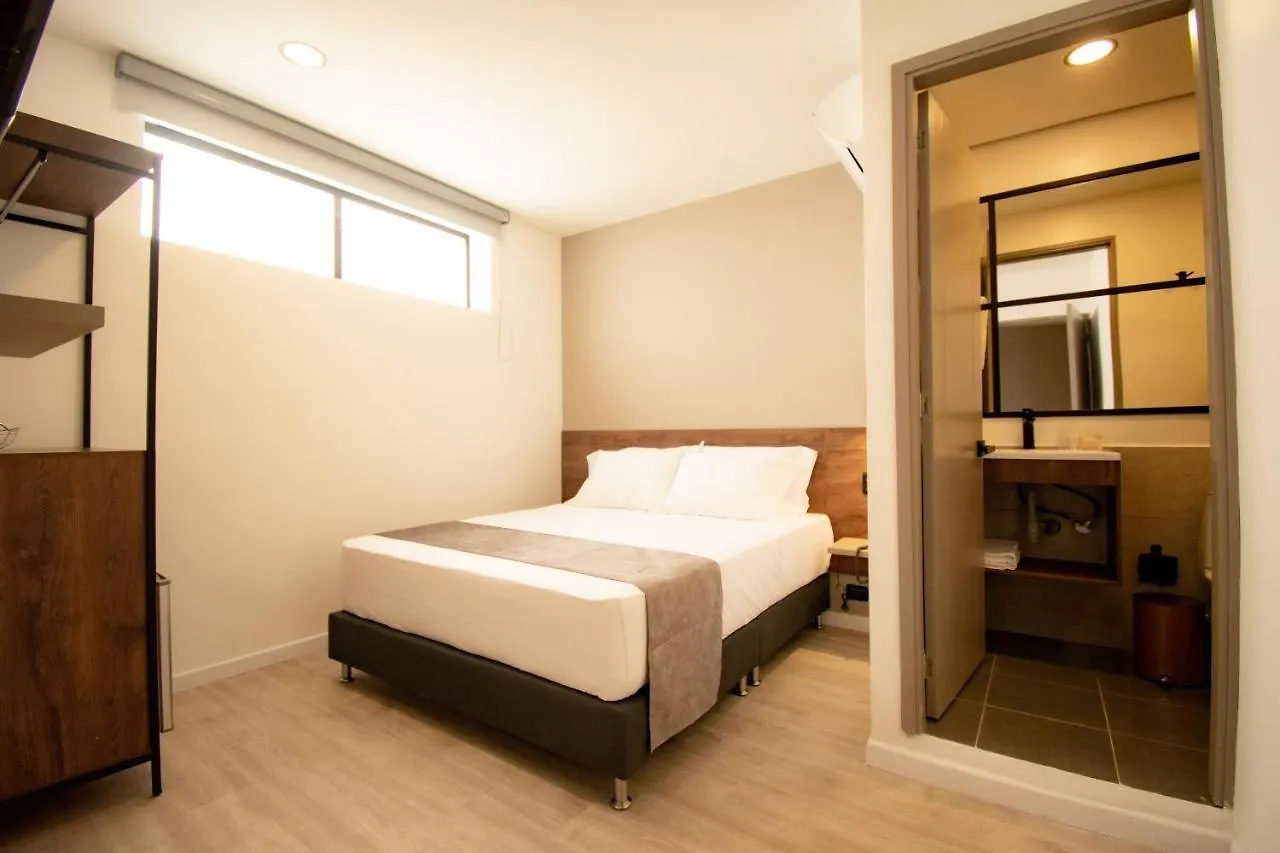 מדיין Fence By Bernalo Hotels