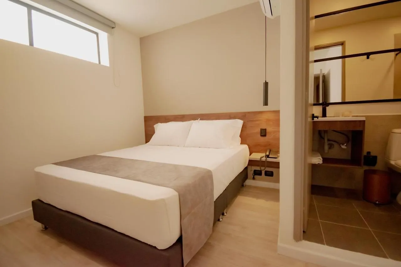מדיין Fence By Bernalo Hotels