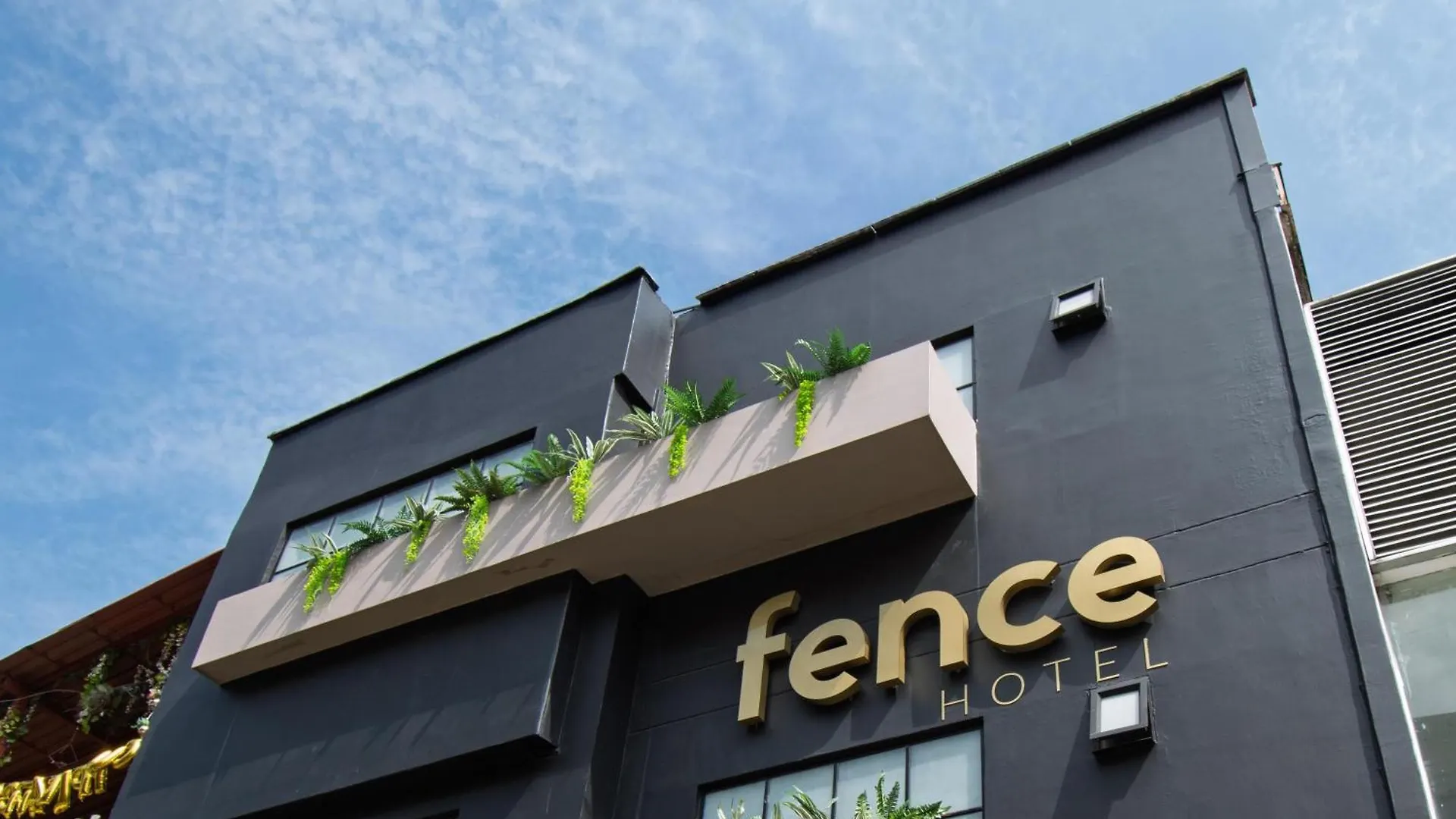 מדיין Fence By Bernalo Hotels