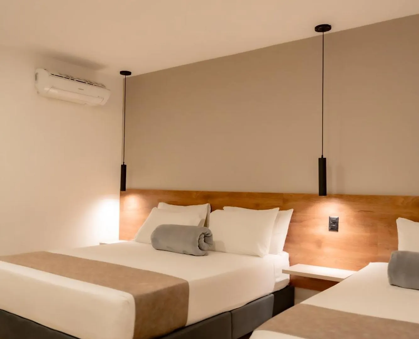 מדיין Fence By Bernalo Hotels