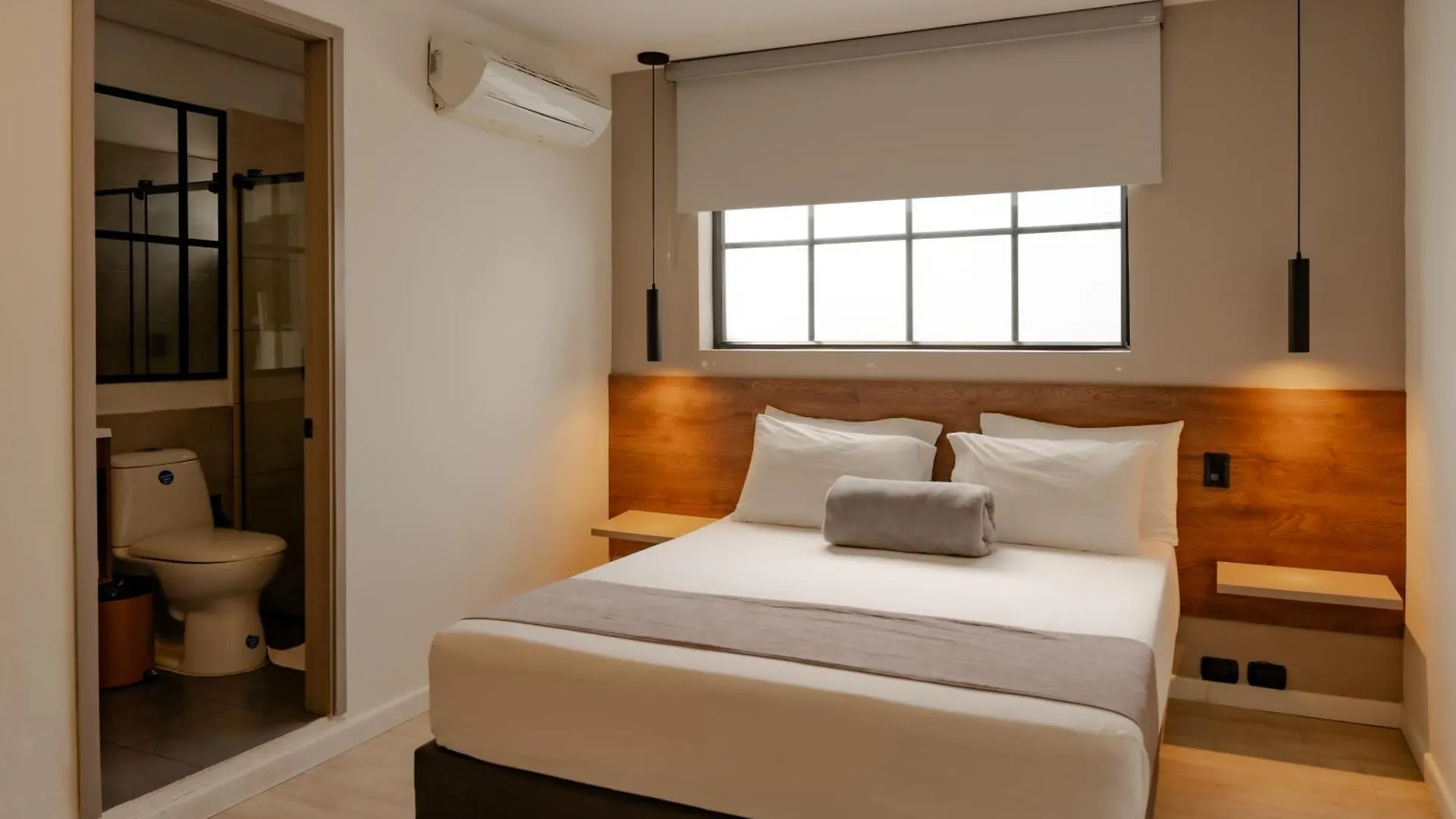 מדיין Fence By Bernalo Hotels