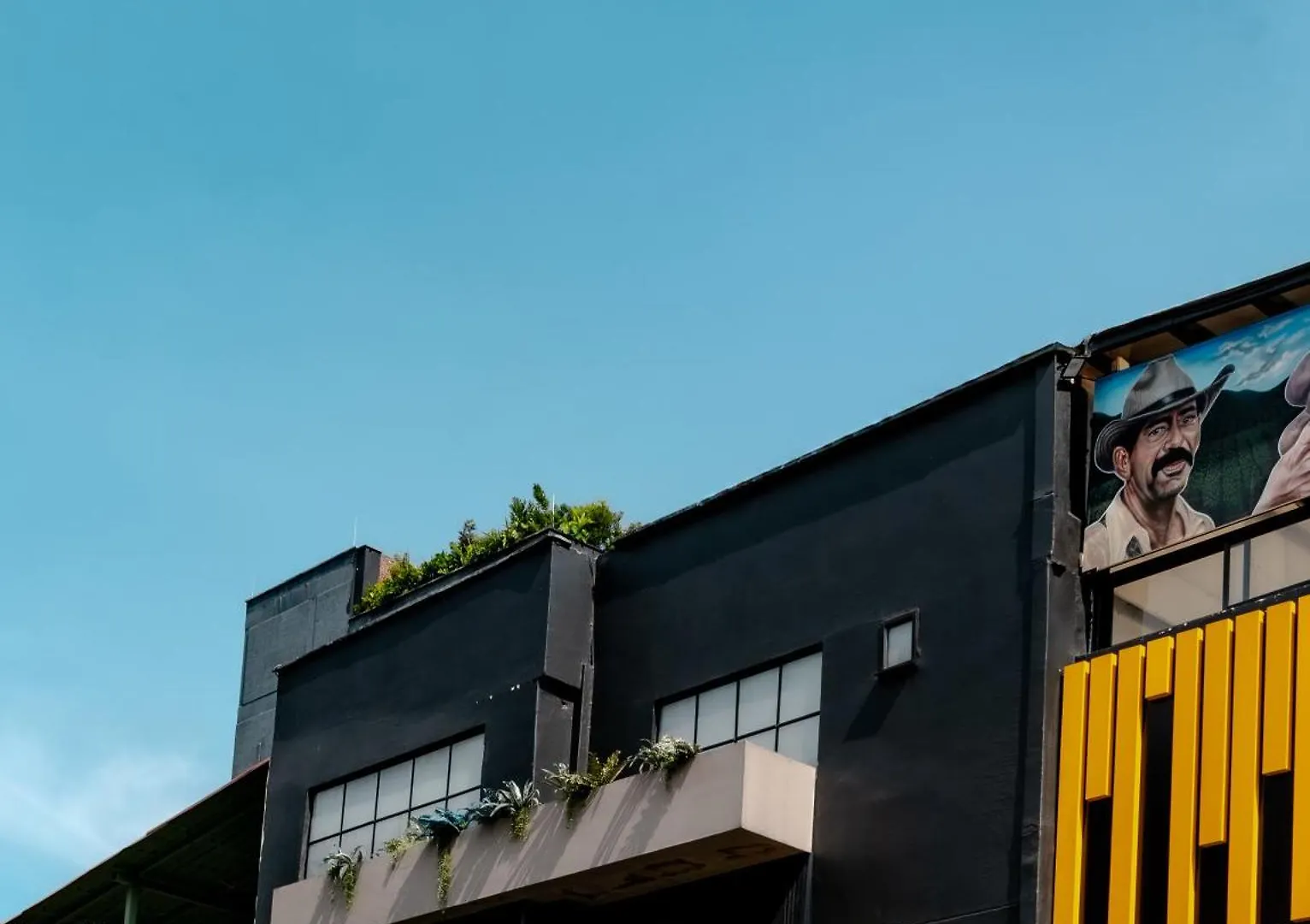 מדיין Fence By Bernalo Hotels